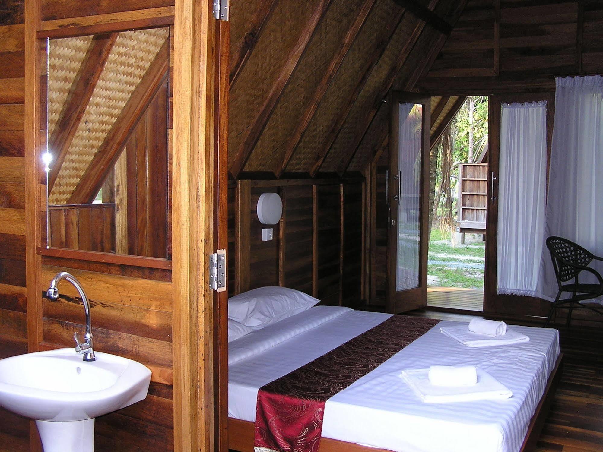 นอร์ธ บอร์นิโอ ไบโอสเตชั่น รีสอร์ต Hotel กูดัต ภายนอก รูปภาพ
